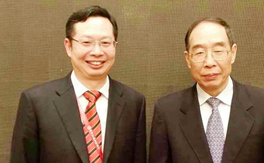 2014年5月福建省委书记尤权与太阳成tyc122cc(中国)集团集团董事长苏庆灿亲切合影