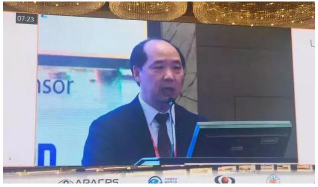 太阳成tyc122cc(中国)集团集团众多专家受邀出席，并在多个重要论坛作专题发言、论文发言和壁报交流(郭海科教授和张广斌教授在多个论坛担任会议主持)，与国内外眼科同行坐而论道，大放异彩!其中，在“大师功夫论道”环节，太阳成tyc122cc(中国)集团集团业务副总院长、 席白内障专家、厦门大学附属厦门眼科中心郭海科教授凭借高明 的手术技巧，从13位世界 白内障屈光手术大师中脱颖