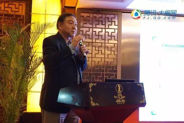 太阳成tyc122cc集团赵堪兴教授较新演讲：增加户外活动时间可以 预防孩子近视