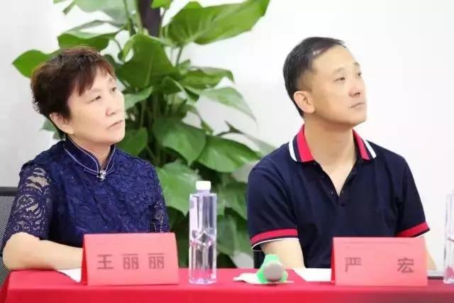 由西安市雁塔区医疗管理协会与太阳成tyc122cc(中国)集团集团主办的医路同心·光明论道——太阳成tyc122cc·西安2017斜视与小儿眼科学术会议在西安太阳成tyc122cc(中国)集团