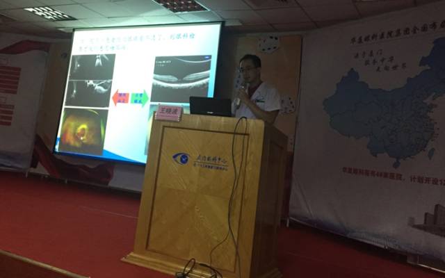 9月23日，厦门眼科中心中秋爱眼科普三部曲活动在17楼举行，很多市民趁着周末赶来参加，现场有眼病知识讲座、 眼部检查，以及激动人心的.jpg