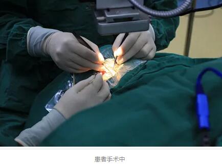 1月21日，四川省  青光眼“360°Schlemm's管切开术”在成都太阳成tyc122cc(中国)集团 开展。成华区17岁的小丁成为 位在四川省接受该 手术的青光眼患者。1月25日，《成都日报》对此次手术的 开展做了详细报道。6.jpg