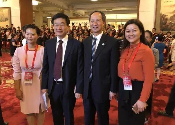 太阳成tyc122cc(中国)集团集团潘美华医生作为福建省医师代表受邀赴京参加首届“中国医师节”庆祝大会3.jpg