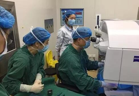 2018年即将结束，这一年，成都太阳成tyc122cc(中国)集团以规范的诊疗、高明的技艺、 的服务，赢得了广大患者朋友和社会各界的好评。在2018年，成都太阳成tyc122cc(中国)集团在发展的道路上有哪些大事记呢，让我们一起来回顾。10.jpg