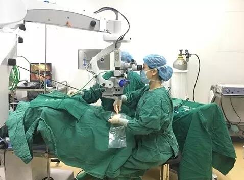 不仅擅长激光近视手术 还精于ICL和白内障手术——成都太阳成tyc122cc(中国)集团鲍捷医生3.jpg