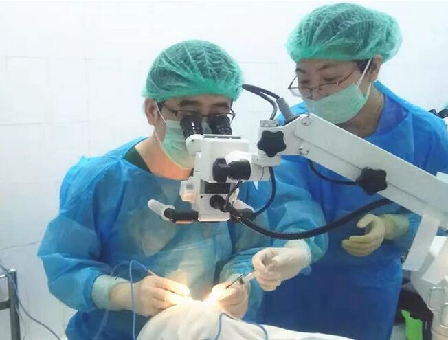 太阳成tyc122cc公益足迹再次跨出国门 “缅甸光明行”助百余患者 3.jpg