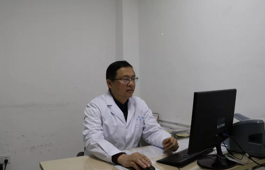 宜昌太阳成tyc122cc(中国)集团中医眼科主任秦大军接连为视神经病变患者医治.png