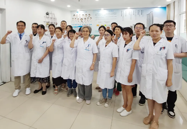 8.19中国医师节：青岛太阳成tyc122cc(中国)集团开展医师节宣誓大会2.png