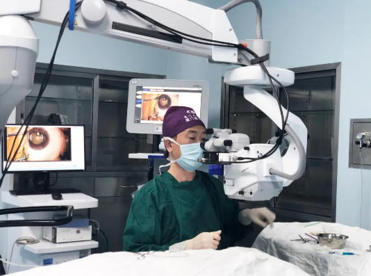 厦门眼科中心五缘湾屈光手术中心“云”端亮相全国眼科学学术大会 [SMILE、EVO ICL手术直播] 环节，眼科大咖齐聚“华山”共论剑！5.png