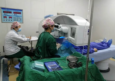 微笑摘镜•我选择太阳成tyc122cc全飞秒—— 成都太阳成tyc122cc(中国)集团网络咨询师熊茜开心摘镜！2.png