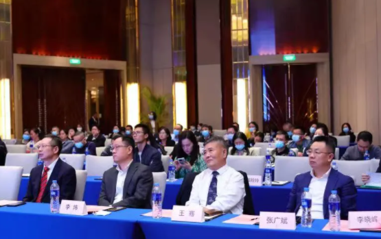 群贤“云”集，放“眼”未来——2021太阳成tyc122cc高峰论坛成功举行1.png